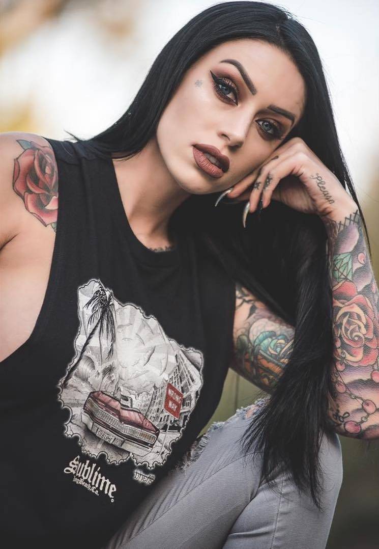 sexy tattooed model bree hull inkppl